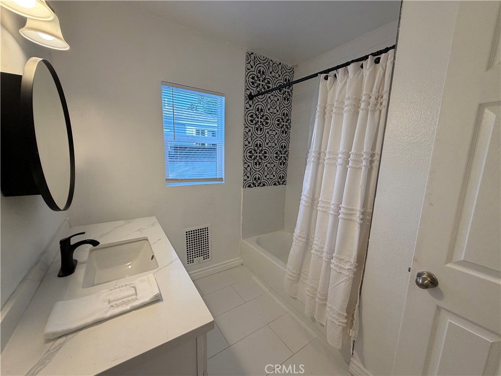 5445 Cartwright Property Photo 5