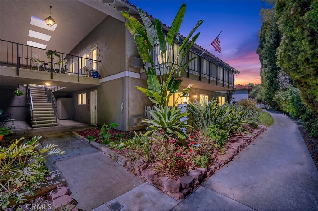 2232 Via Puerta A Property Photo 3