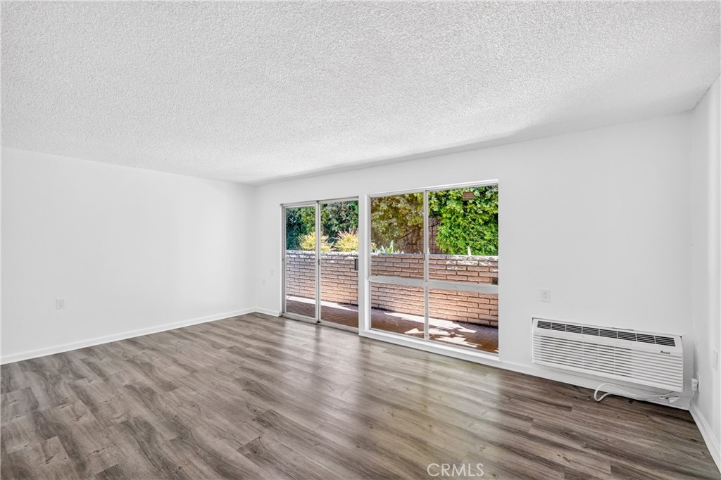 2232 Via Puerta A Property Photo 7