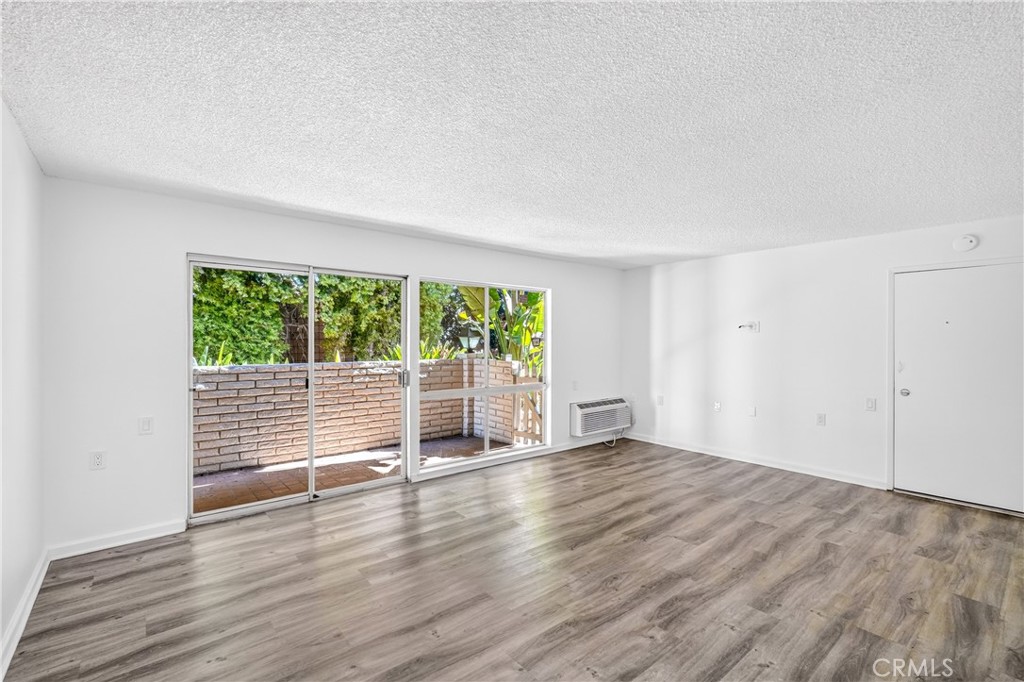 2232 Via Puerta A Property Photo 8