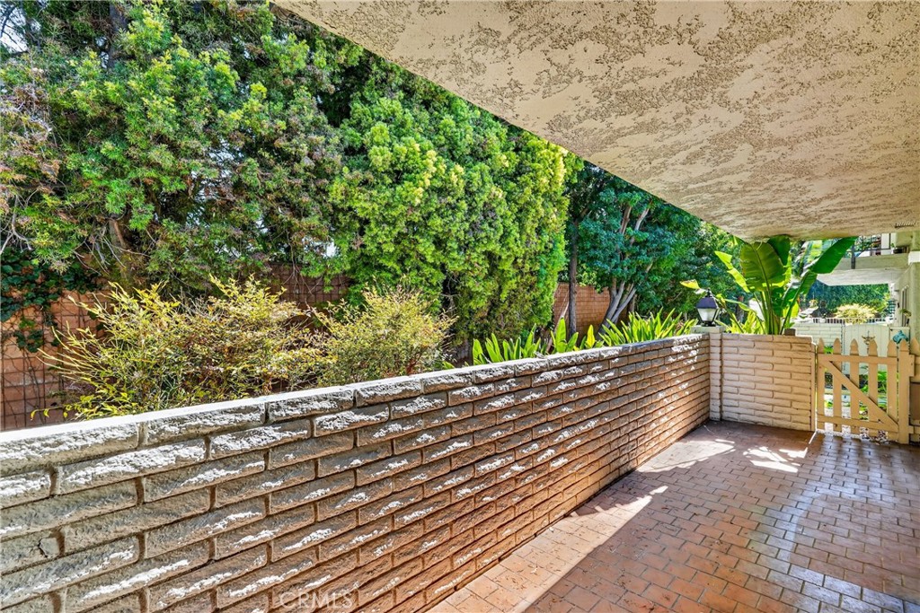 2232 Via Puerta A Property Photo 23