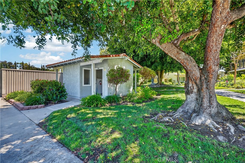 2232 Via Puerta A Property Photo 32