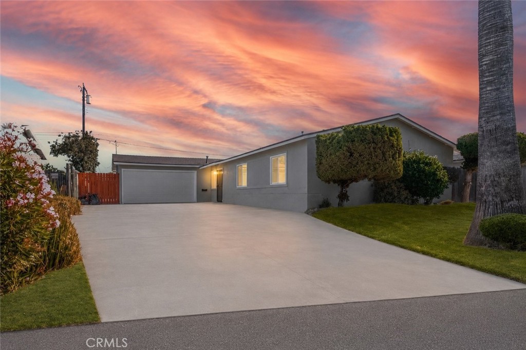 18227 Gallineta Property Photo 1