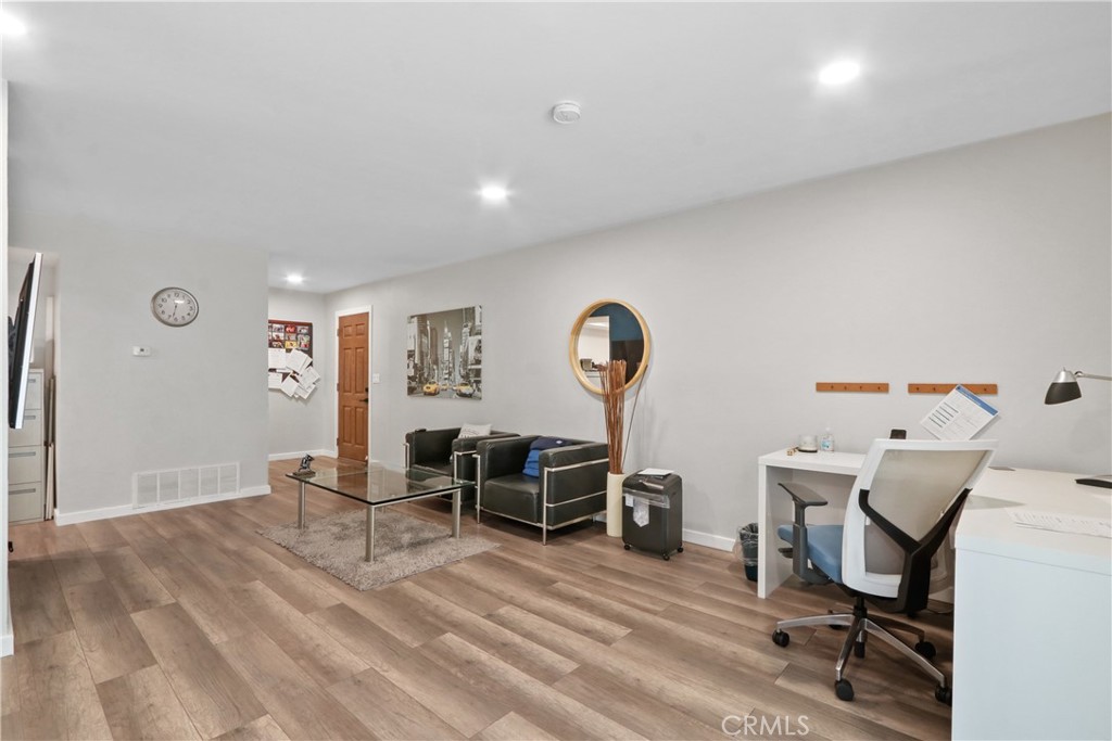 1129 Rosecrans Avenue 28a Property Photo 3