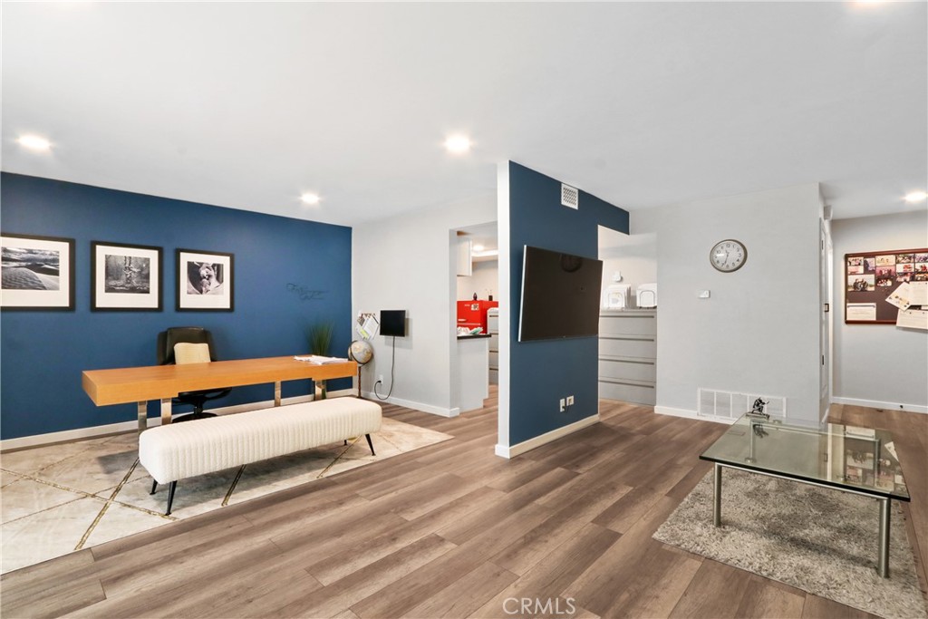 1129 Rosecrans Avenue 28a Property Photo 4