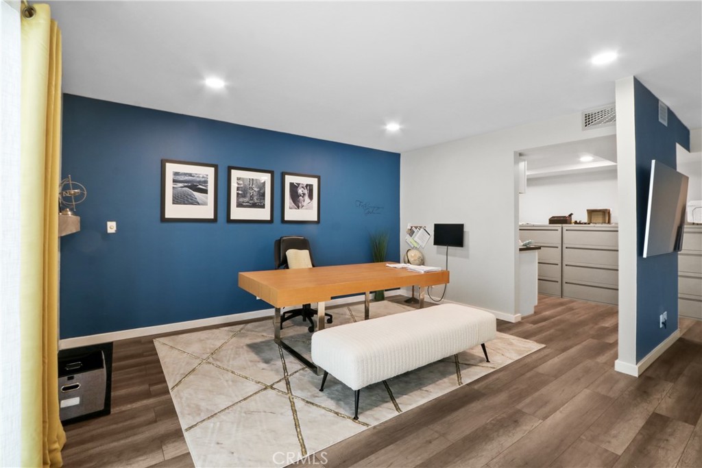 1129 Rosecrans Avenue 28a Property Photo 6