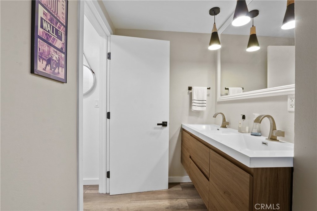 1129 Rosecrans Avenue 28a Property Photo 10