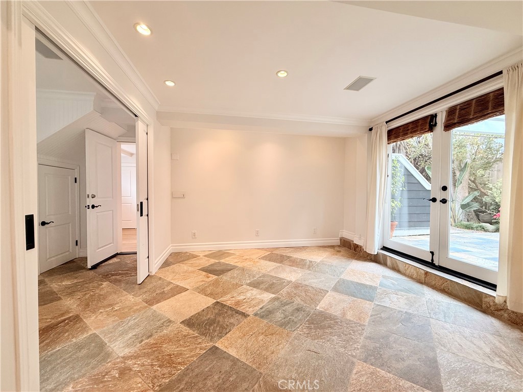 668 Anita Street Property Photo 31