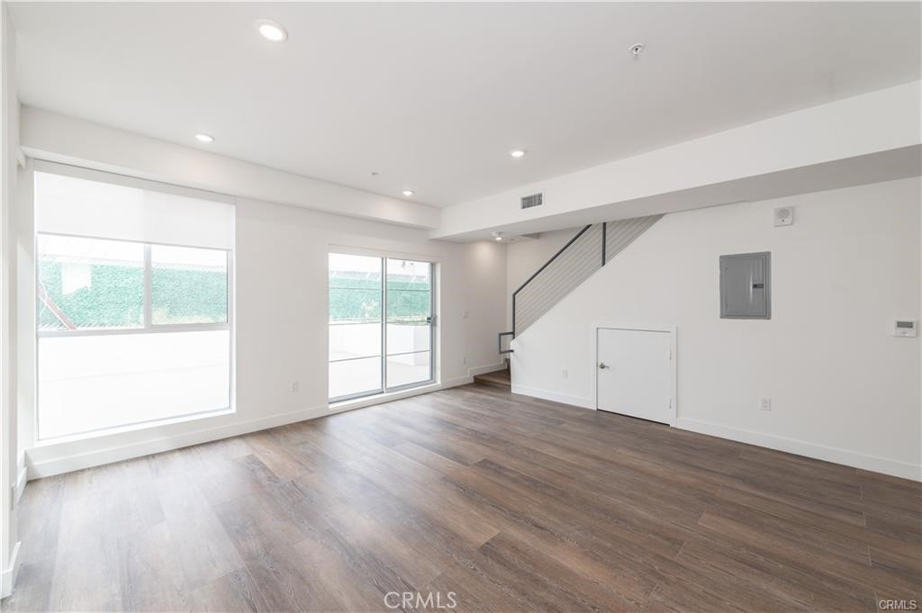 1245 N New Hampshire Ave #9 Property Photo 6