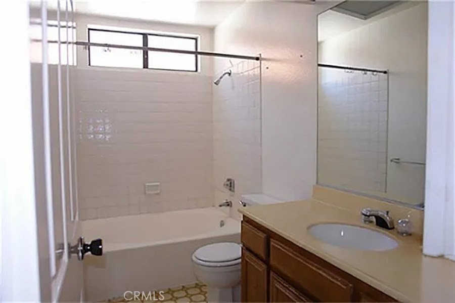 15 Mecklenberg Property Photo 13