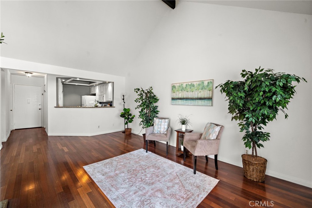 1100 Newport Avenue 404 Property Photo 7