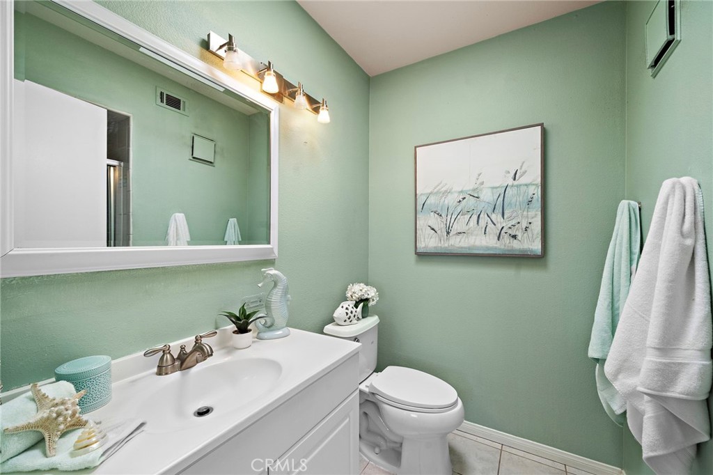 1100 Newport Avenue 404 Property Photo 16