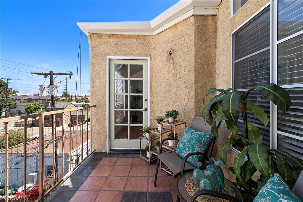 1100 Newport Avenue 404 Property Photo 19