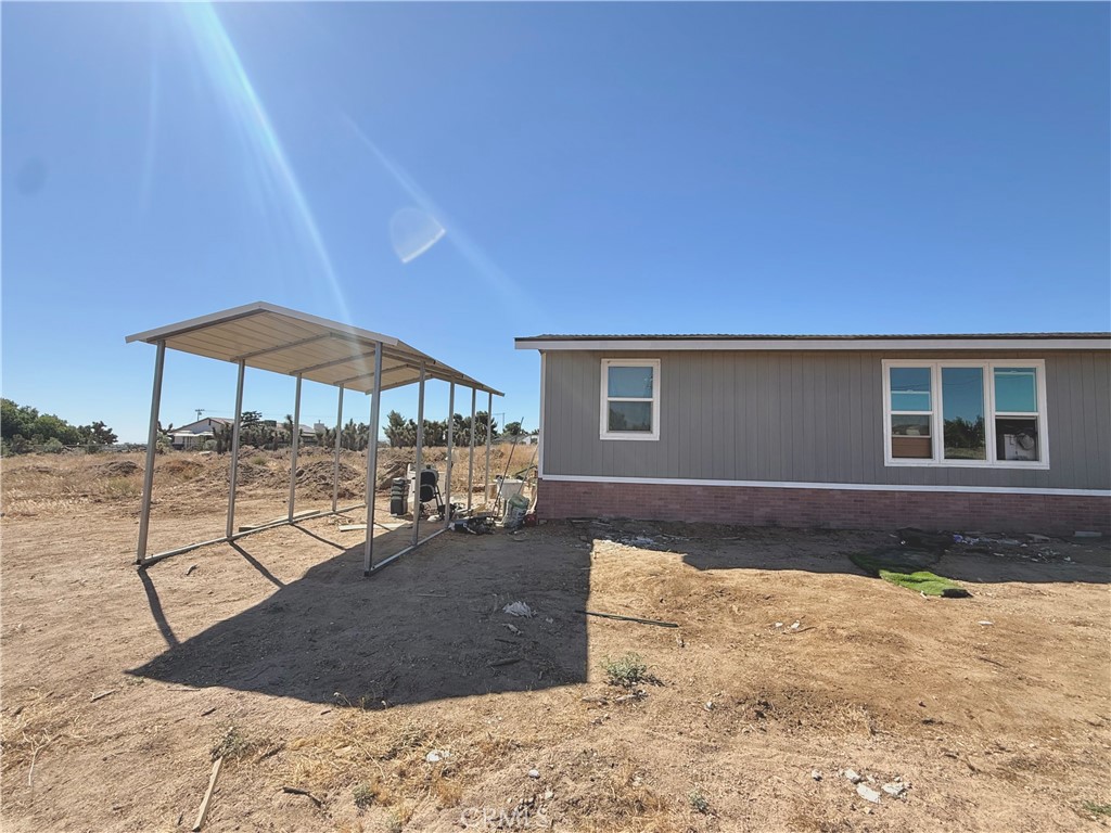 9589 Paramount Property Photo 3