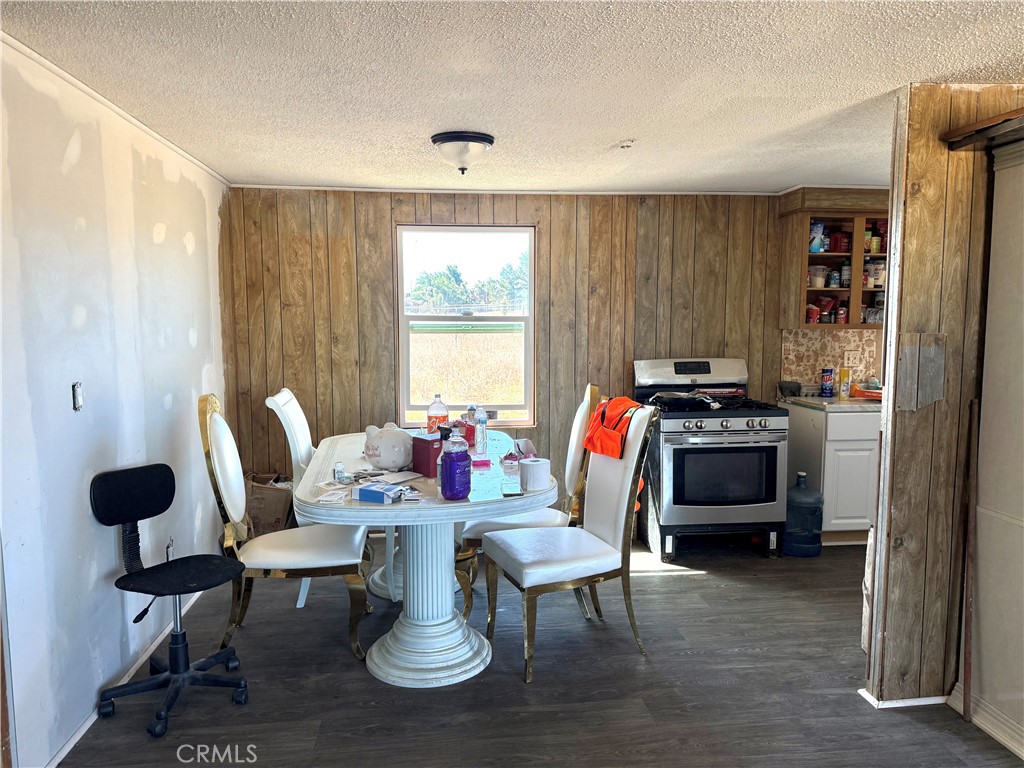 9589 Paramount Property Photo 12