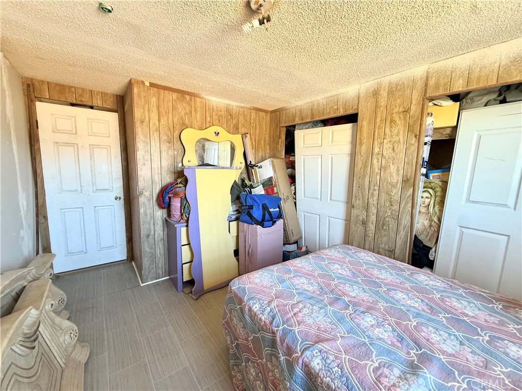 9589 Paramount Property Photo 19