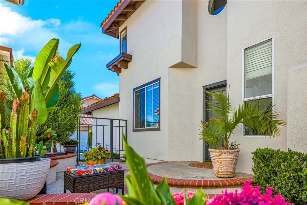 7 Via Encanto Property Photo 2