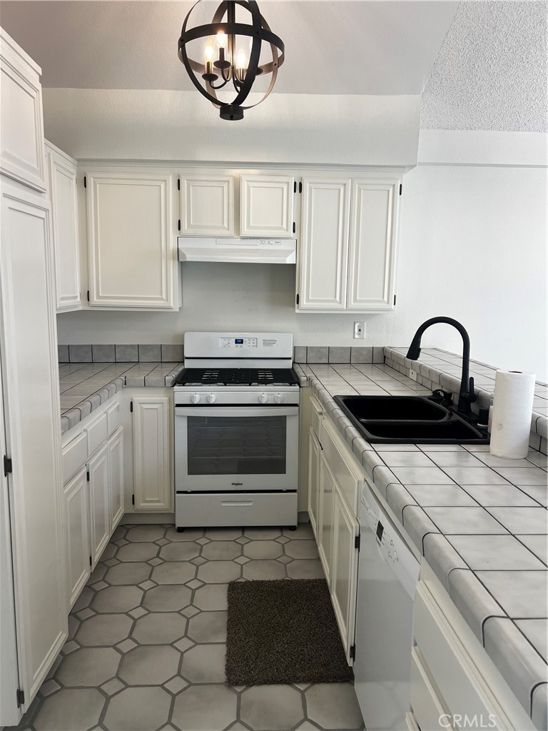 5131 Dunbar Property Photo 1