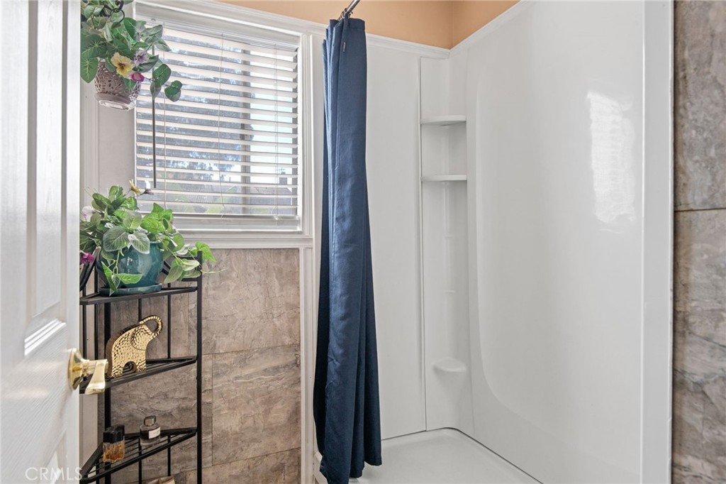16570 Fairfax Drive Property Photo 18