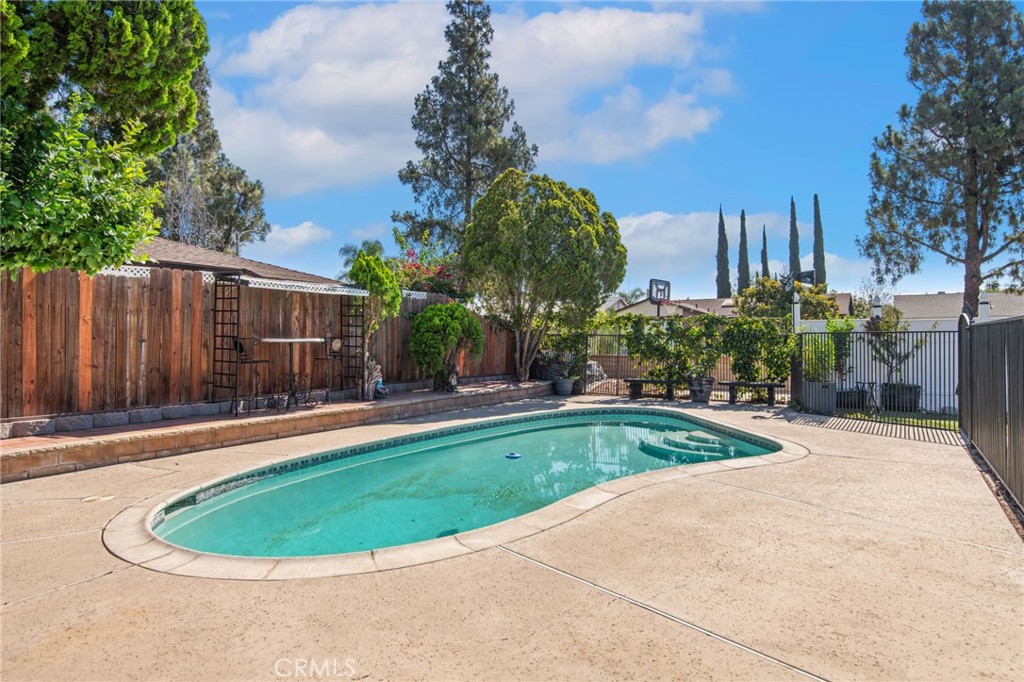 16570 Fairfax Drive Property Photo 31