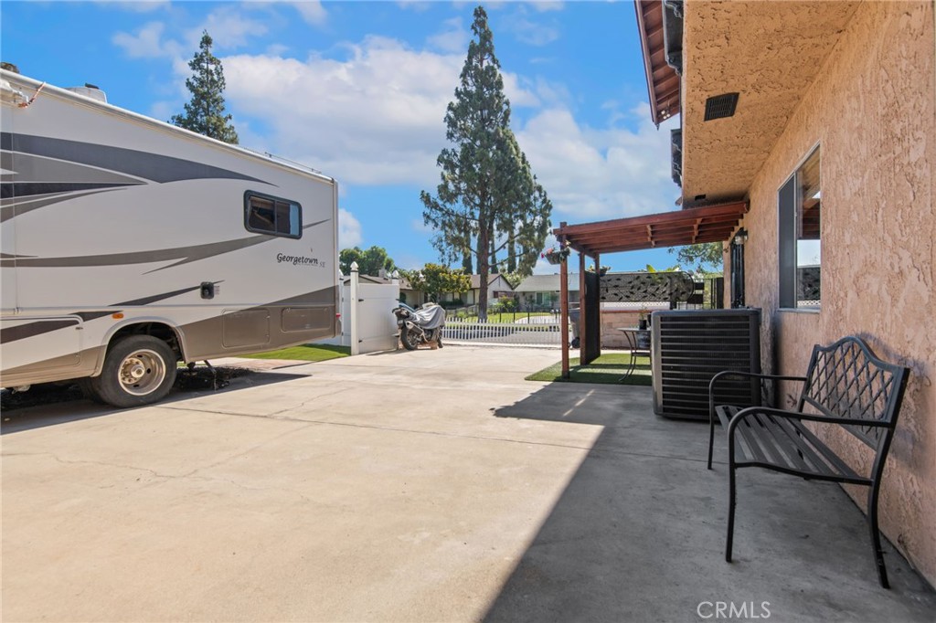16570 Fairfax Drive Property Photo 33