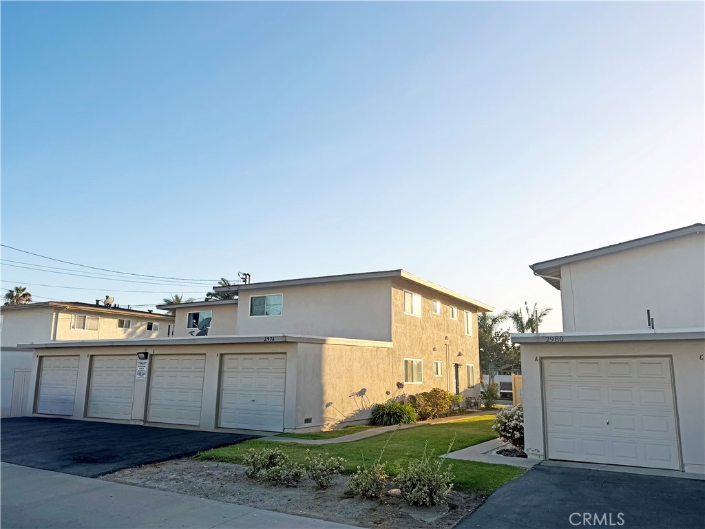 2976 Royal Palm Property Photo 8