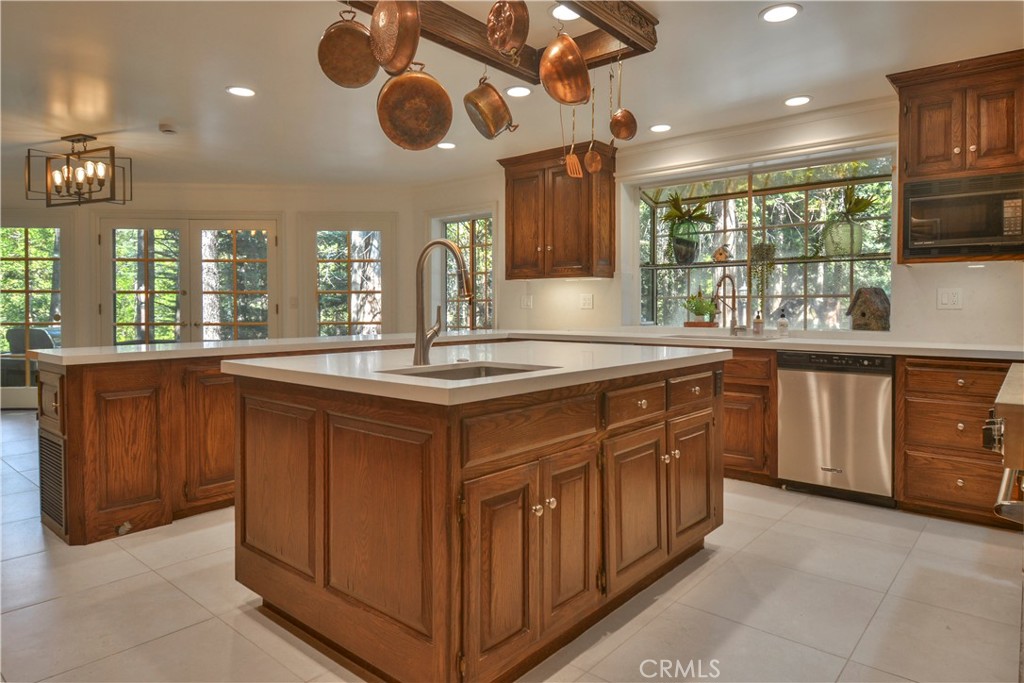 139 Cedar Ridge Property Photo 9