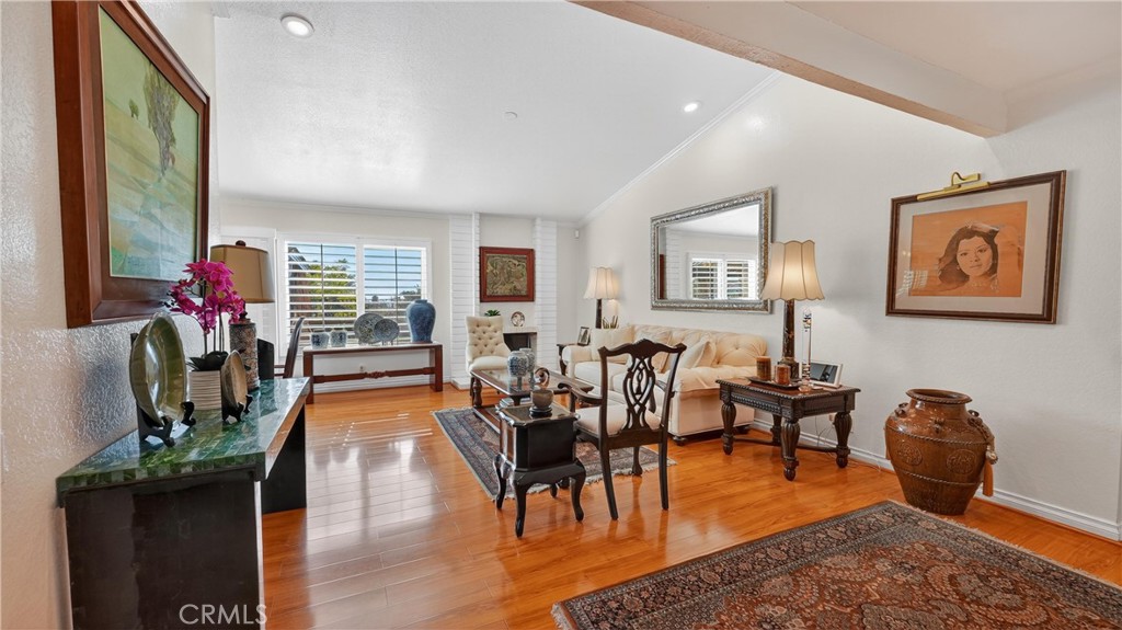27302 Via Olmo Property Photo 6