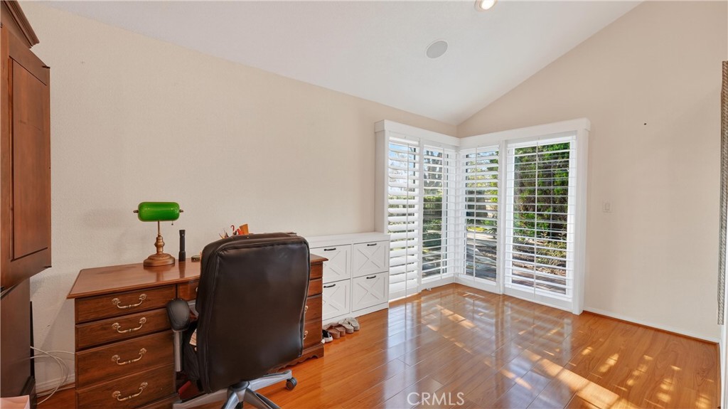 27302 Via Olmo Property Photo 16