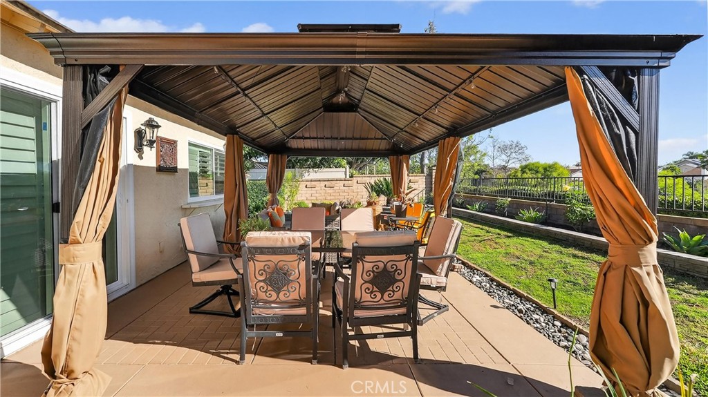27302 Via Olmo Property Photo 23