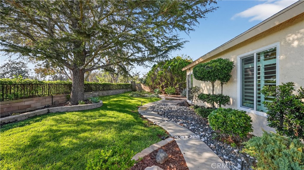 27302 Via Olmo Property Photo 26