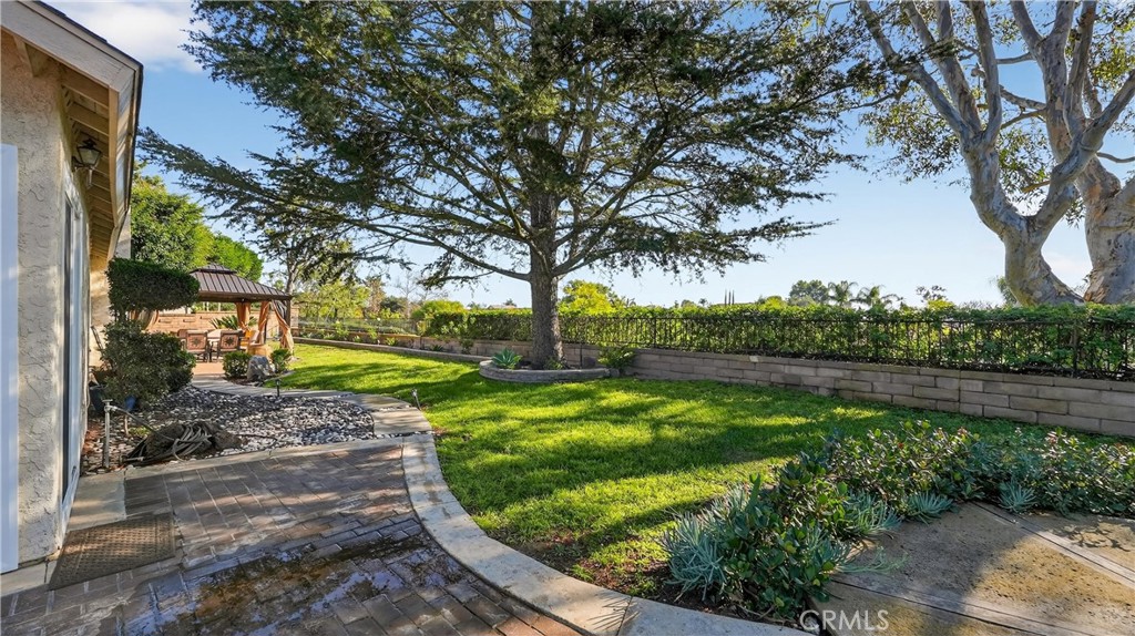 27302 Via Olmo Property Photo 27