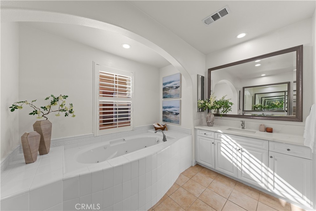 2 Conifer Property Photo 25