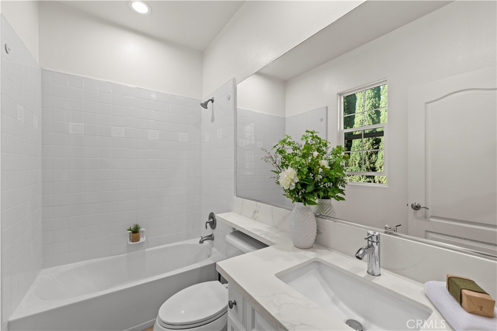 2 Conifer Property Photo 30