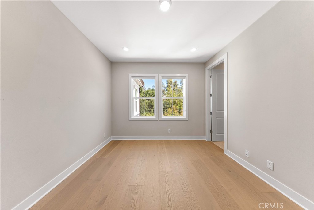400 Riverbend Property Photo 23