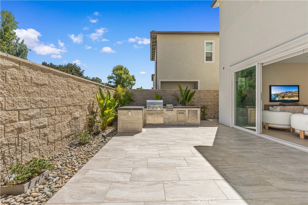 400 Riverbend Property Photo 29