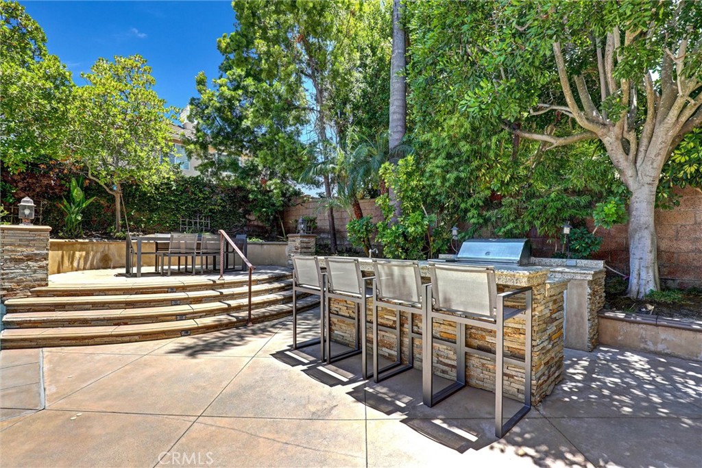 4 Larkspur Property Photo 4