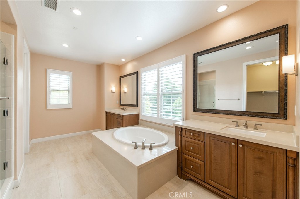 55 Hazelton Property Photo 16