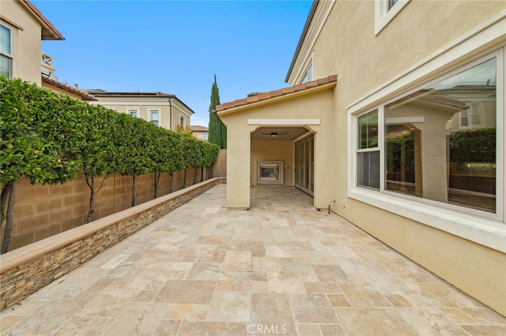 55 Hazelton Property Photo 25