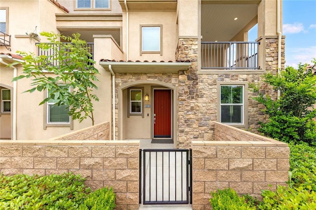 1601 St Simon Circle D Property Photo 4