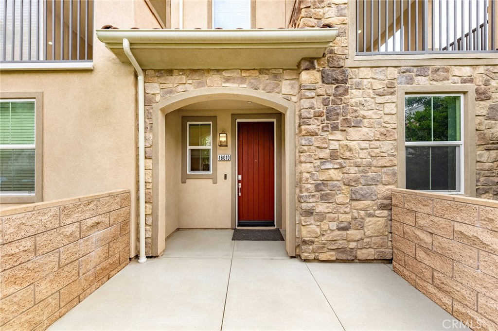 1601 St Simon Circle D Property Photo 5