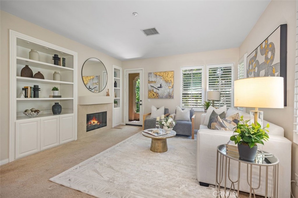 33 Flowerbud Property Photo 1