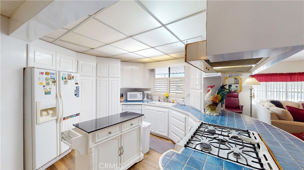 18601 Newland Street 90 Property Photo 16