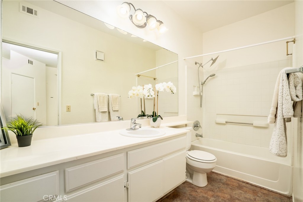 640 W 4th 315 Property Photo 12