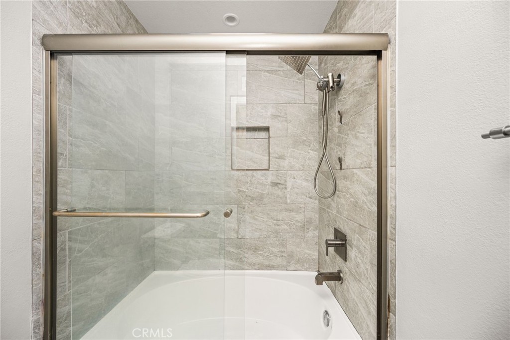 7 Atlanta Property Photo 26