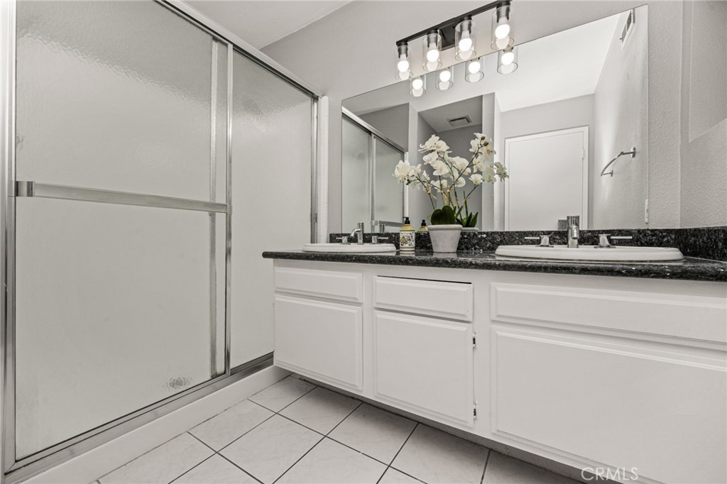 7 Atlanta Property Photo 31