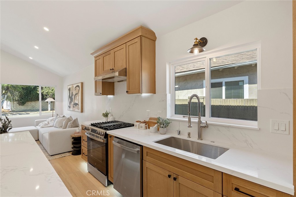 13220 Sutton Property Photo 9