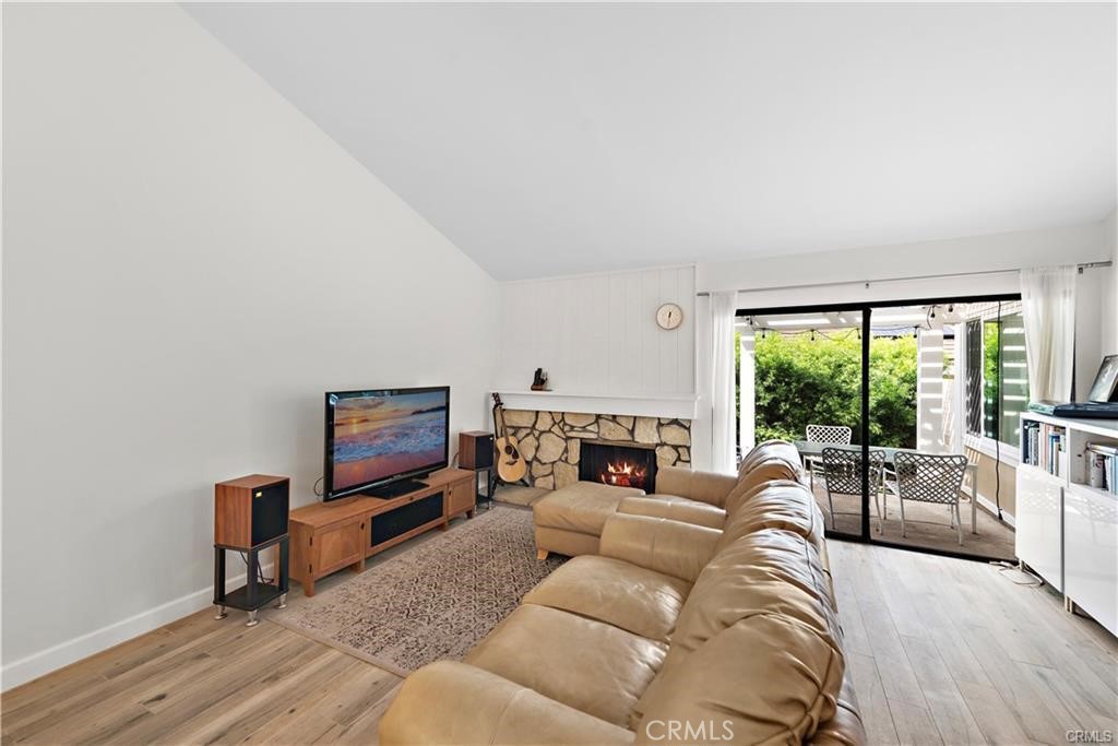 36 Lone Pne 39 Property Photo 5