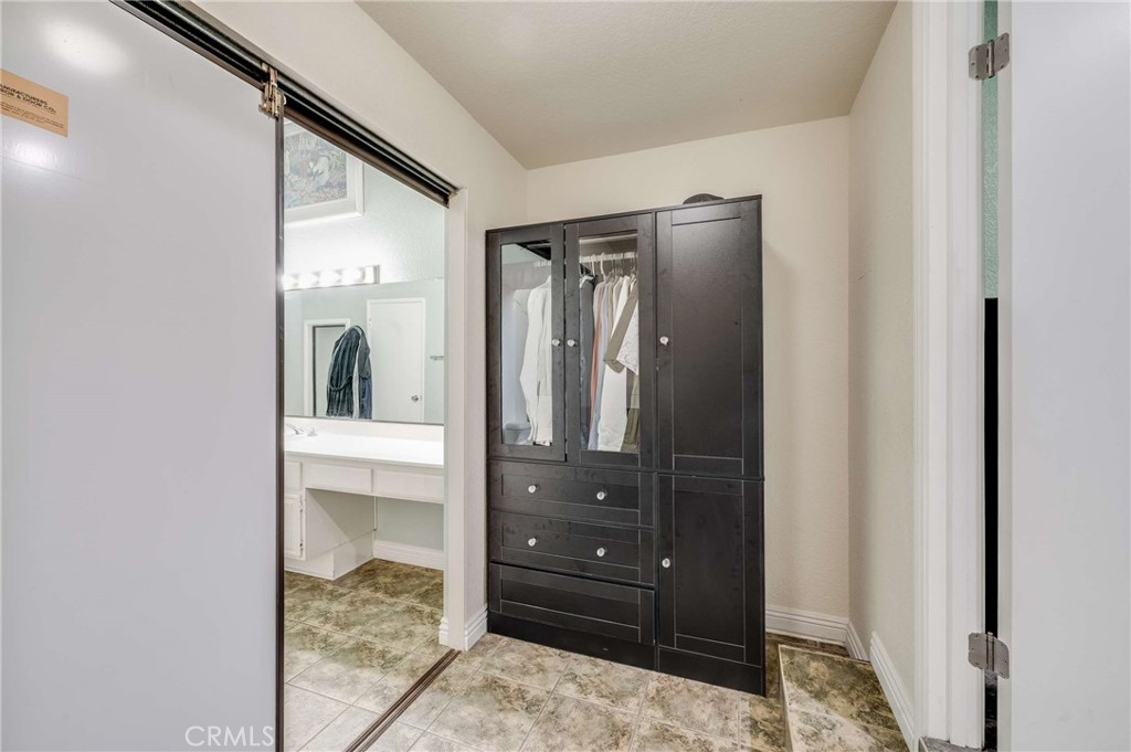 836 Trinity Property Photo 28