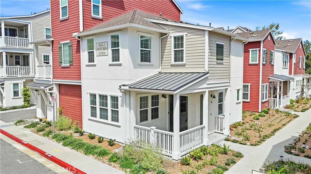 41 Patria Property Photo 1